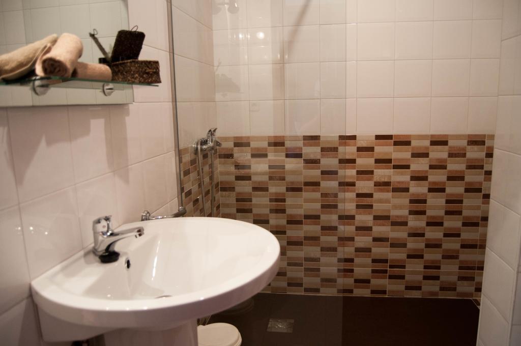 Hostal La Frontera Ferrol Exterior foto