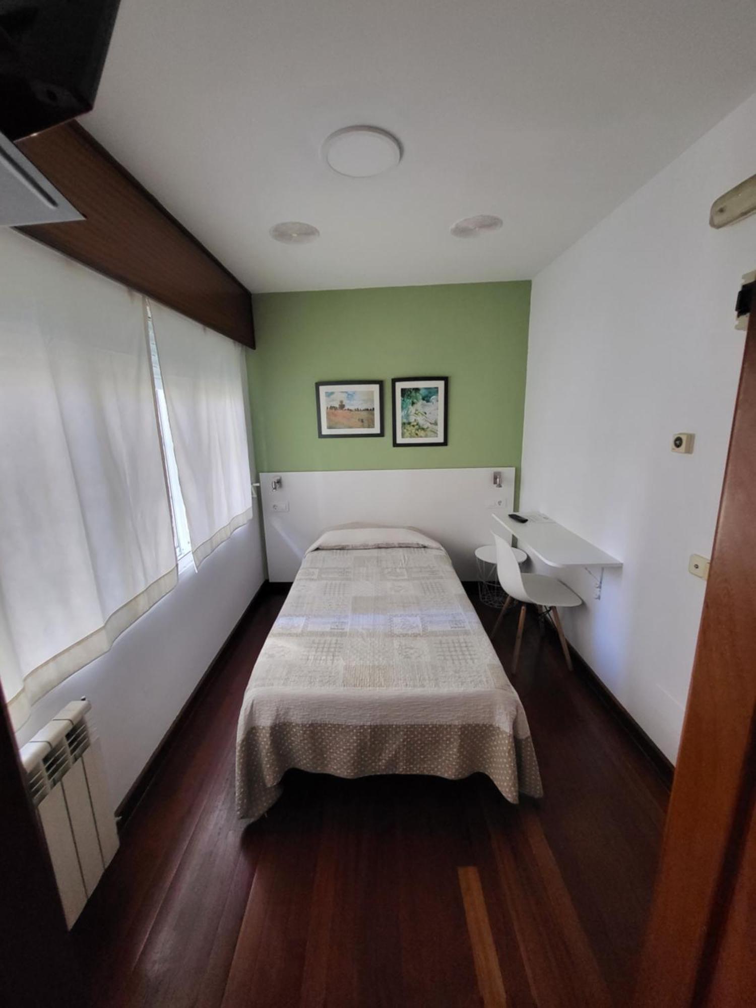 Hostal La Frontera Ferrol Exterior foto