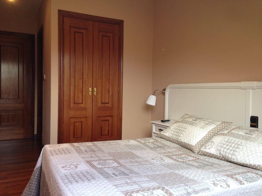 Hostal La Frontera Ferrol Exterior foto